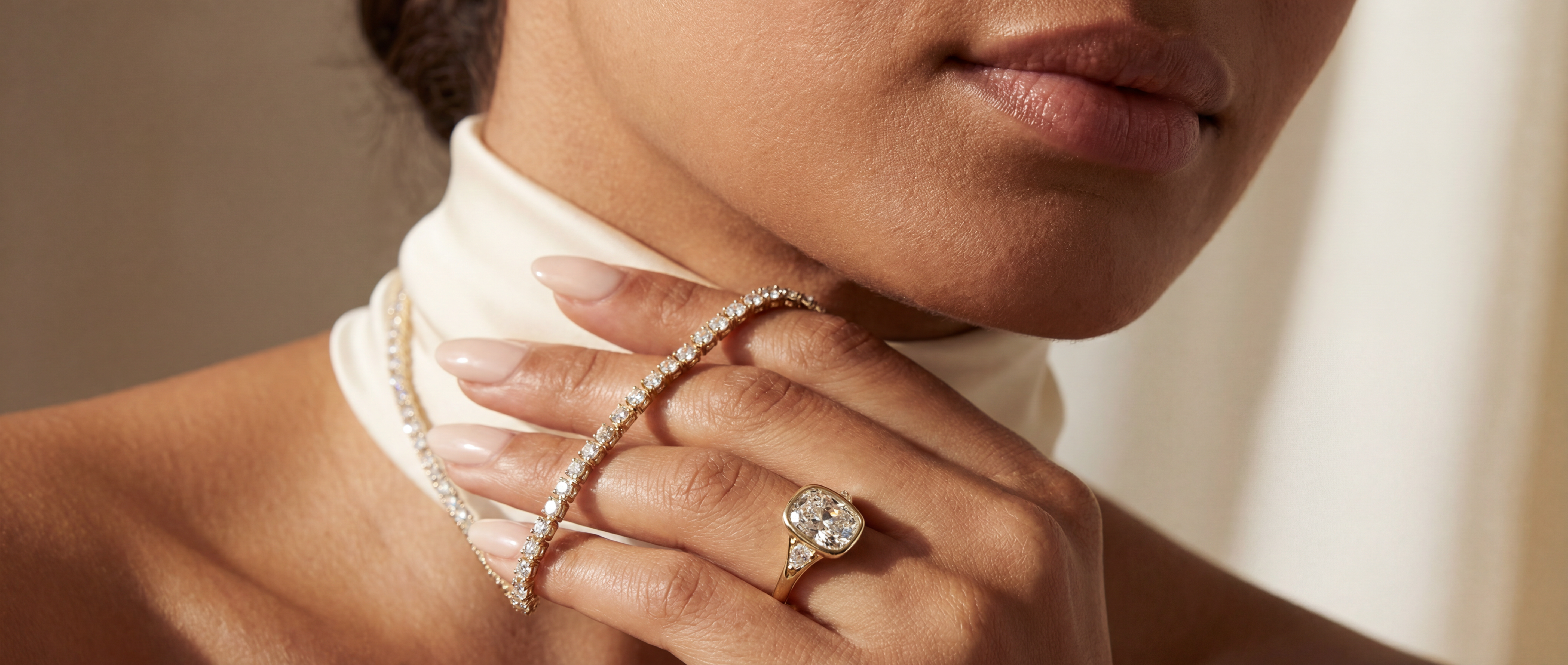 Vyor Engagement ring on a Model
