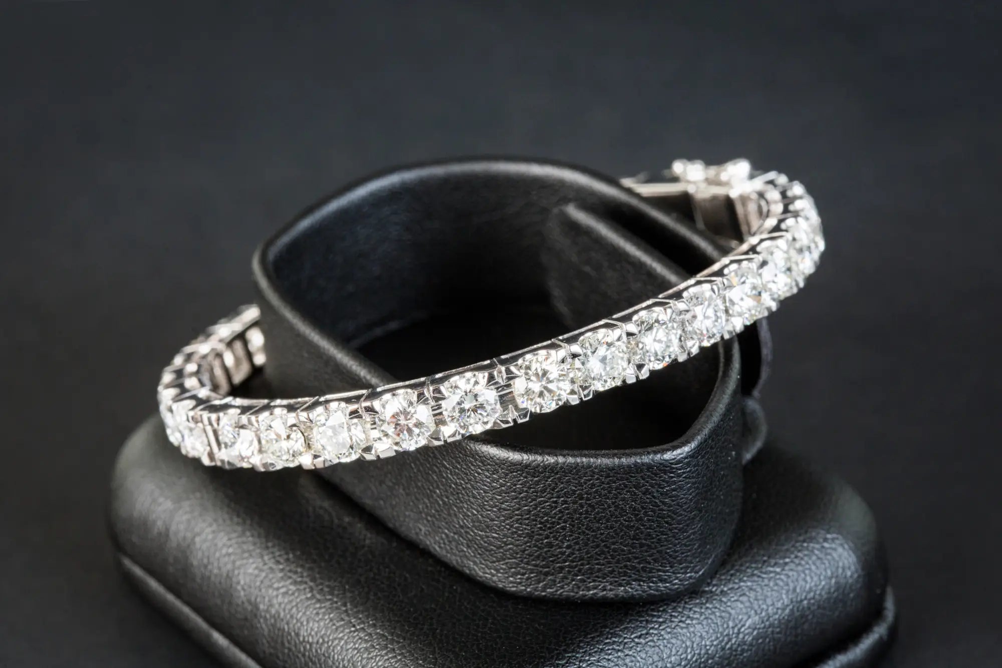 Are wedding rings still important today? A look at modern traditions