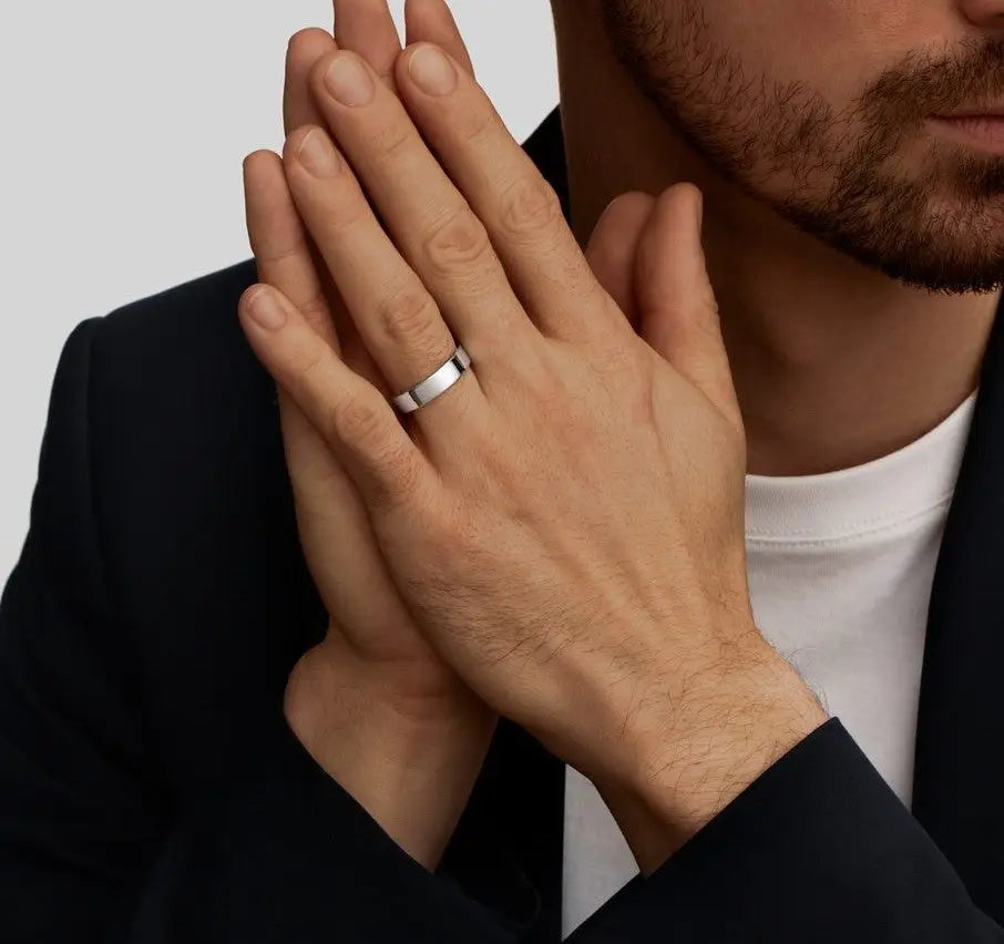 Can men wear engagement rings? Breaking traditions with style