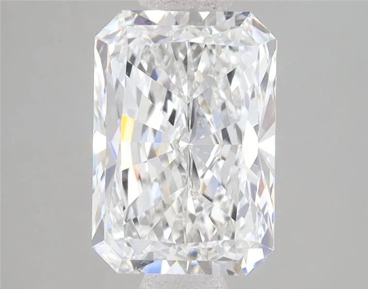 2.50ct Radiant Lab Grown Diamond (Colour E, Clarity VS1, IGI Certified)