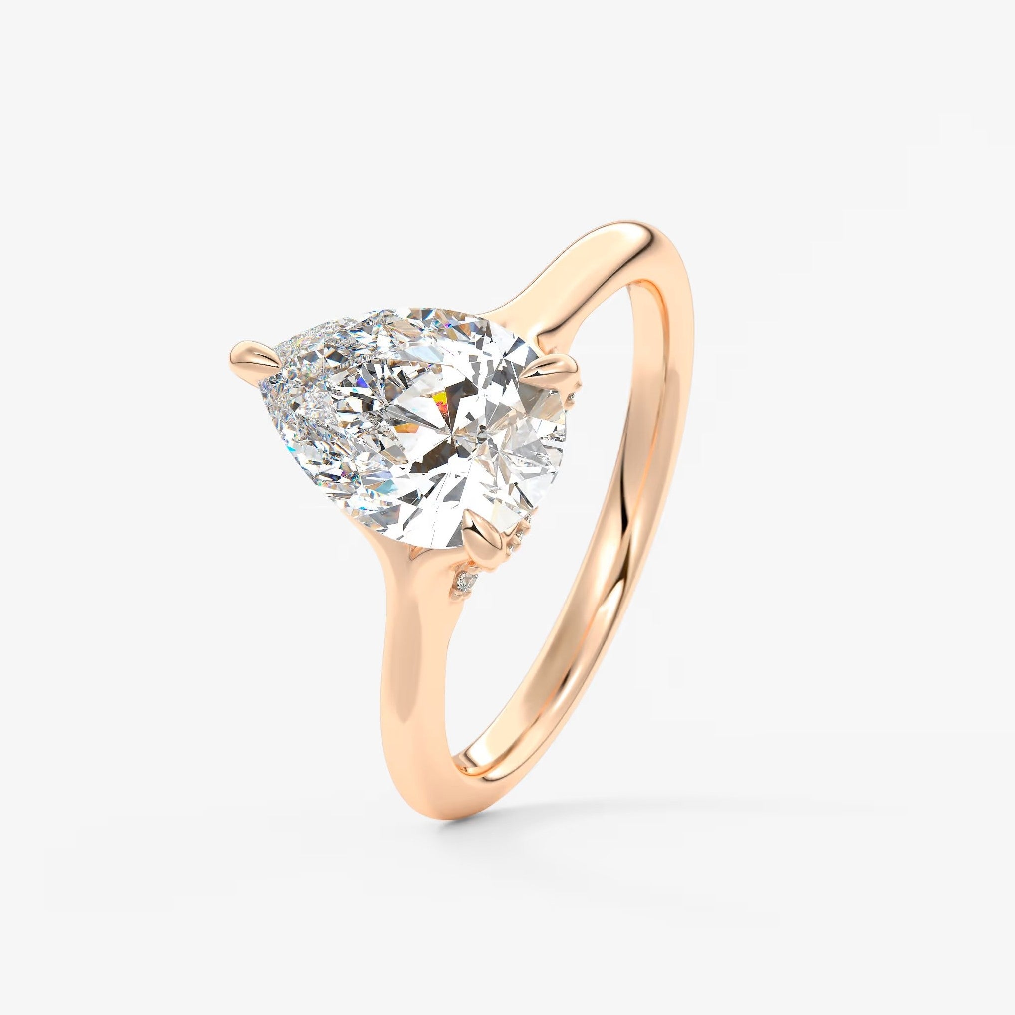 Cassia – pear solitaire with hidden pavé