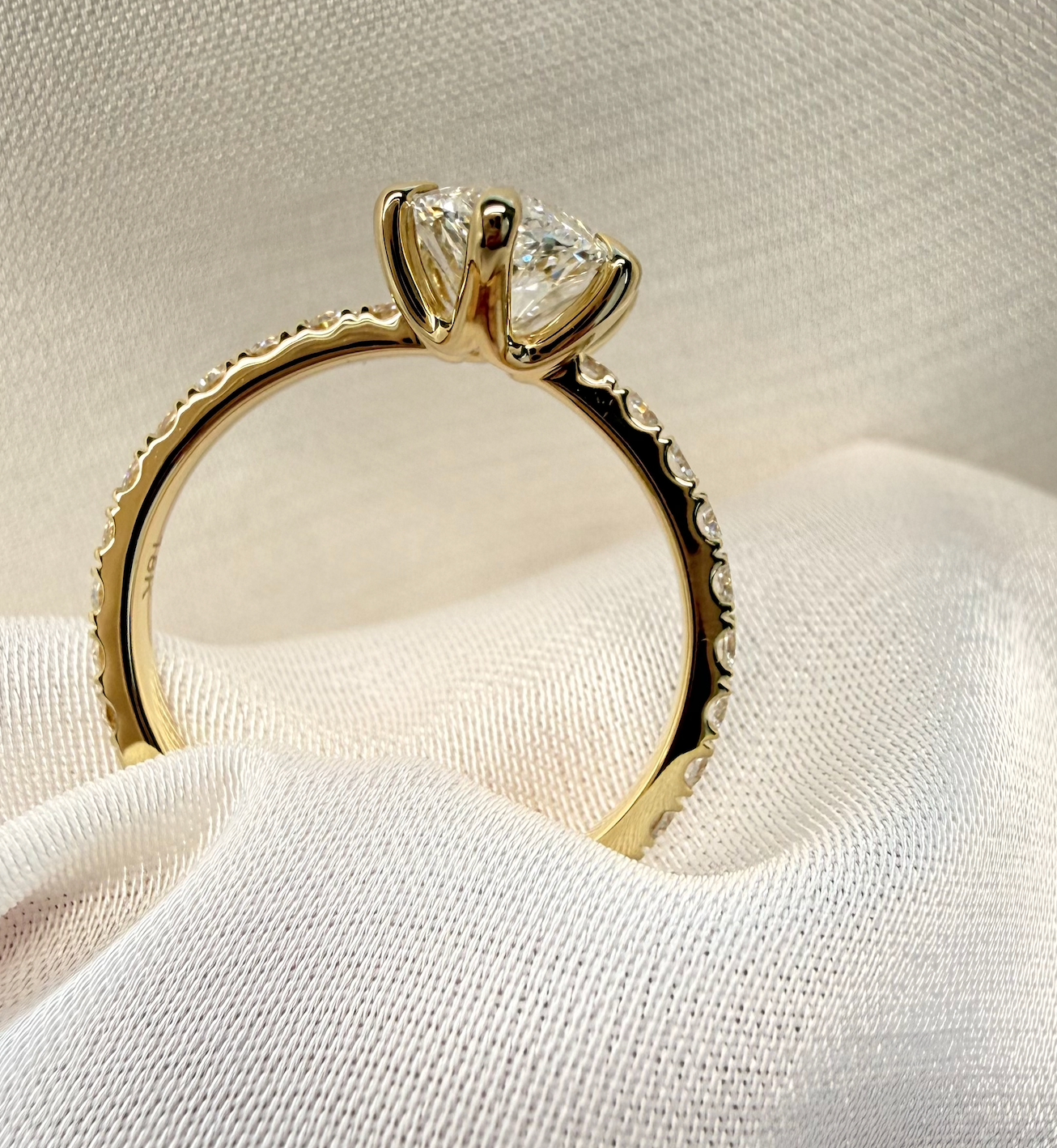 Aura Glide Marquise cut