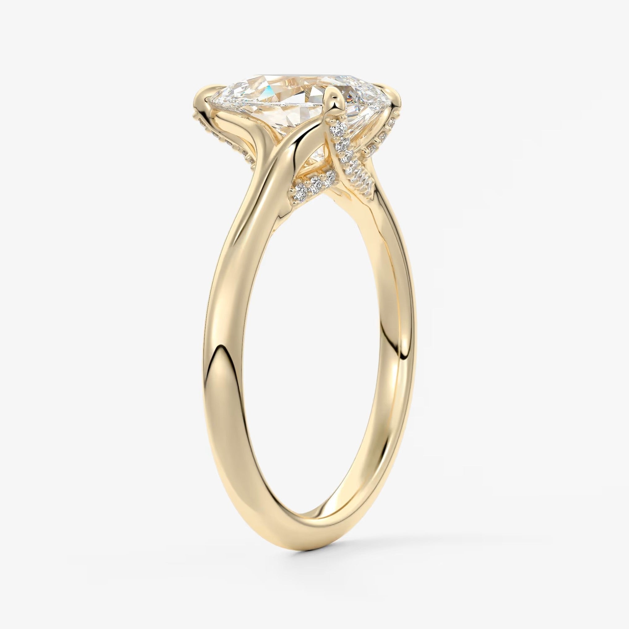 Cassia – pear solitaire with hidden pavé