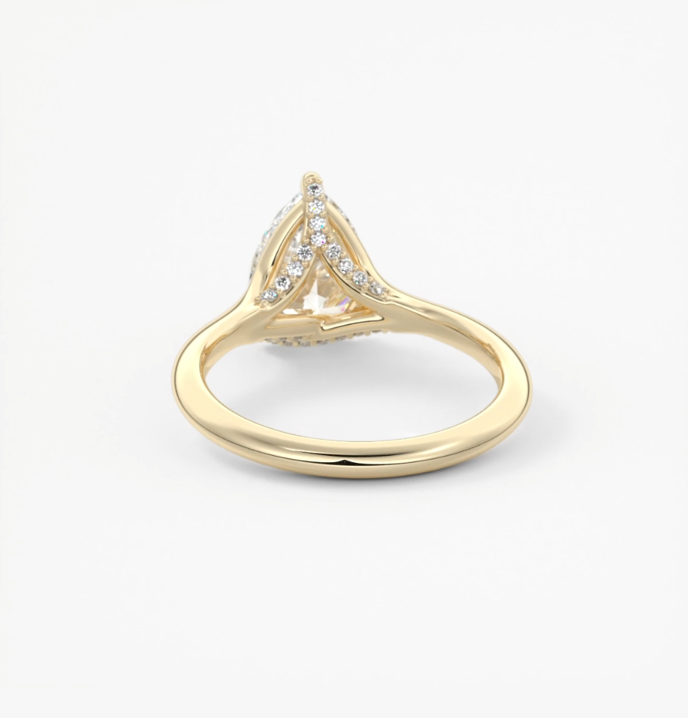 Cassia – pear solitaire with hidden pavé