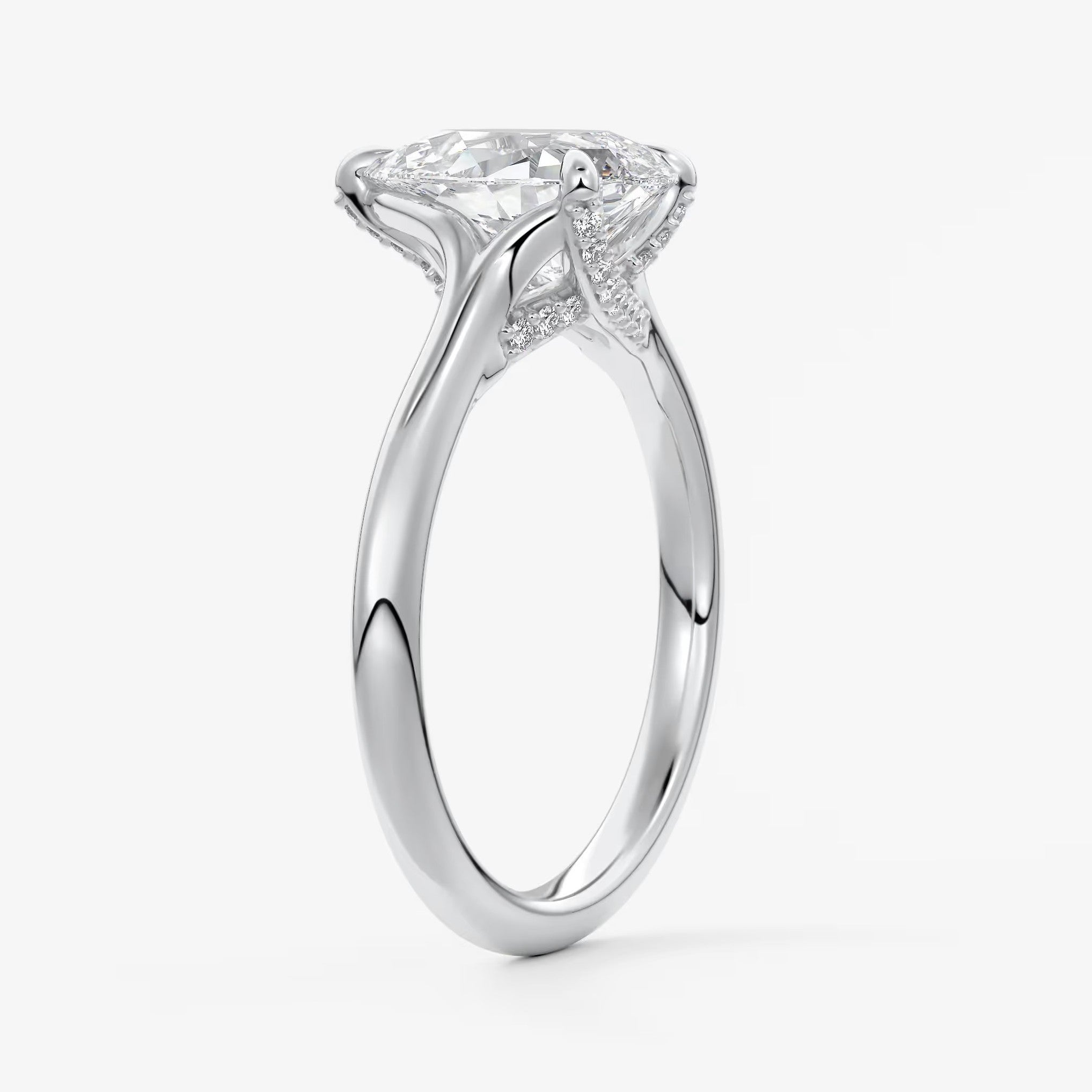 Cassia – pear solitaire with hidden pavé