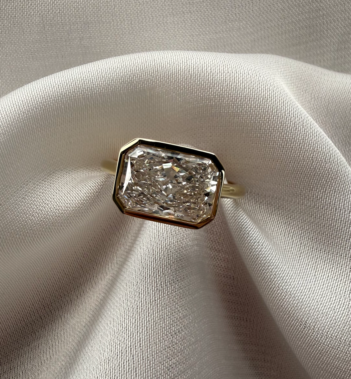 Veda East-West Radiant Engagement Ring 18k Yellow Gold